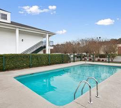 Baymont Inn & Suites - Smithfield, NC