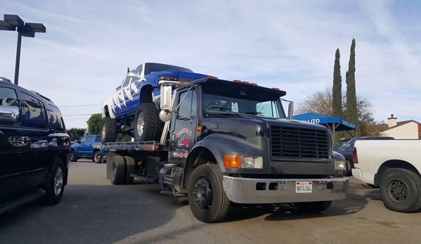 Sandoval's Towing