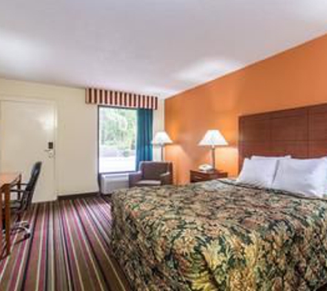 Days Inn Lake City North - Lake City, FL