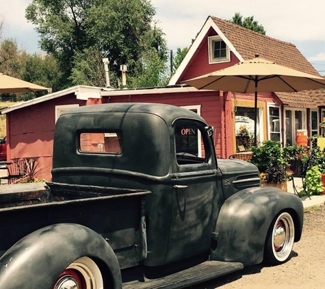 Piggin' Out Smokehouse - Lakewood, CO