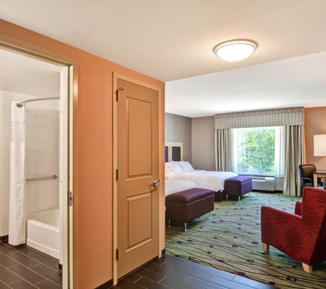 Hampton Inn & Suites Raleigh/Crabtree Valley - Raleigh, NC