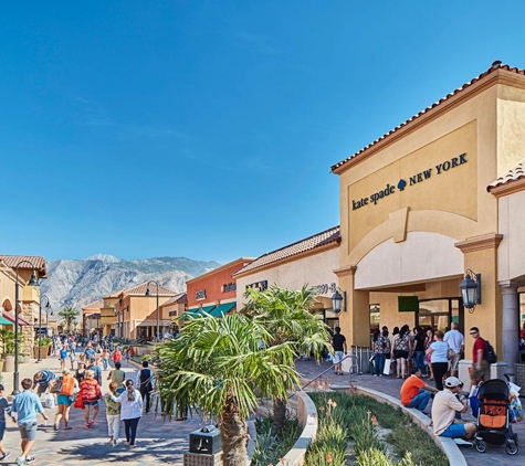 Desert Hills Premium Outlets - Cabazon, CA