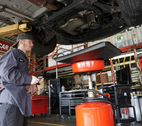 Midas Auto Service Experts and Tires - Longmont, CO. Oil Change
https://goo.gl/2LxzIK