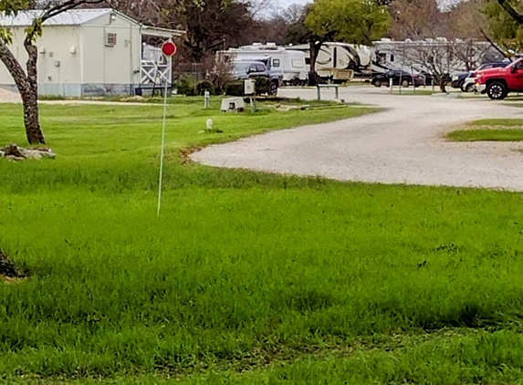 York Creek RV Park - New Braunfels, TX