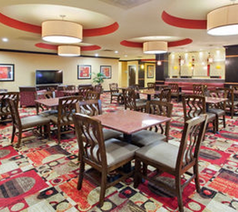 Holiday Inn Express & Suites Rome - Rome, GA