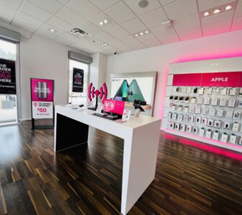 T-Mobile - Pembroke Pines, FL