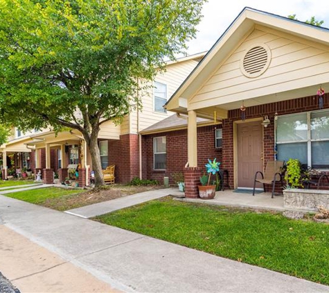 Asbury Place Townhomes - San Marcos, TX