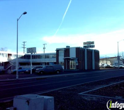 Crossroads Motel - Albuquerque, NM