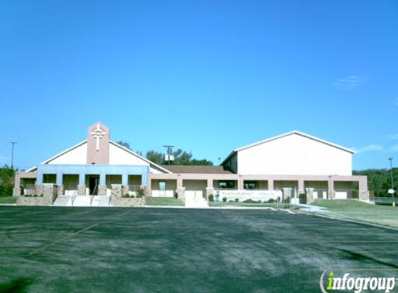 Thousand Oaks Bible Church - San Antonio, TX