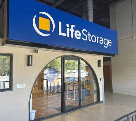 Life Storage - Wayne - Wayne, NJ