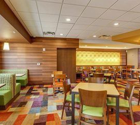 Fairfield Inn & Suites - Columbia, TN