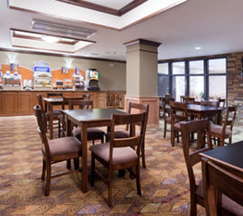 Holiday Inn Express & Suites Lander - Lander, WY