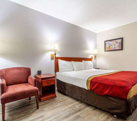 Econo Lodge - Lincoln, NE