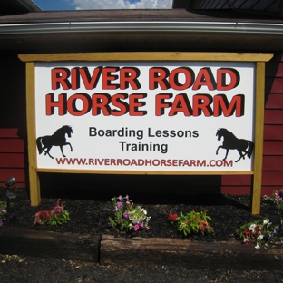 River Road Horse Farm - Hinckley, OH