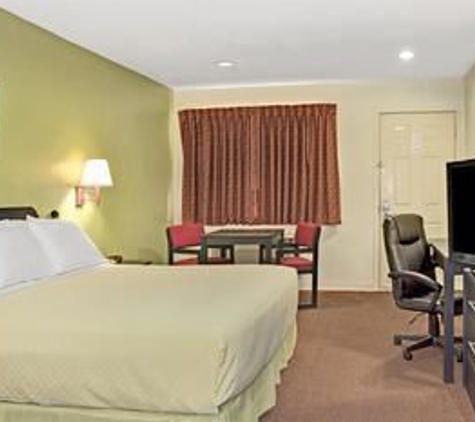 Days Inn by Wyndham El Campo TX - El Campo, TX