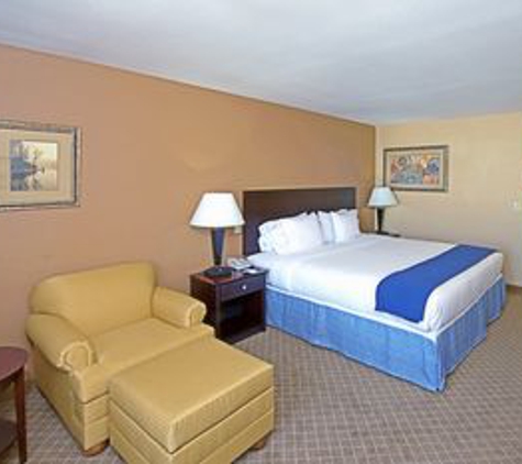 Holiday Inn Express & Suites Tucson - Tucson, AZ