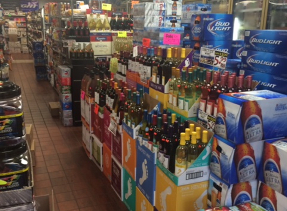 B & B Liquor - Chesterfield, MI