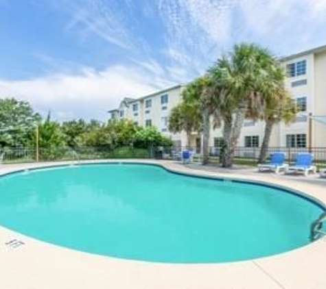 Microtel Inn & Suites - Carolina Beach, NC