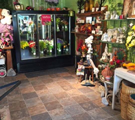 Adair's Flower Shop - Sheridan, IN