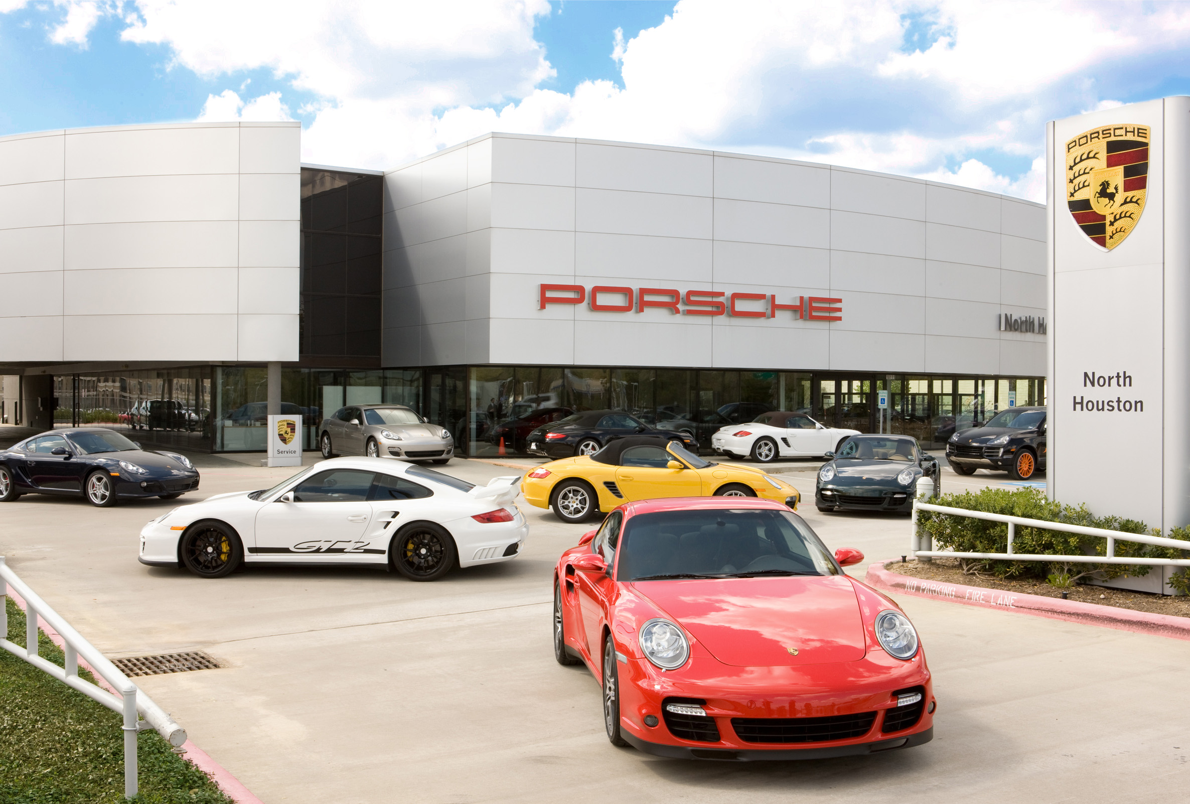 Порше инструкция. Компания Порше. Dealership Porsche. Вольфганг Порше. Porsche Fla.