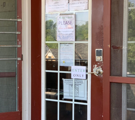 Mom's Apple Pie - Occoquan, VA