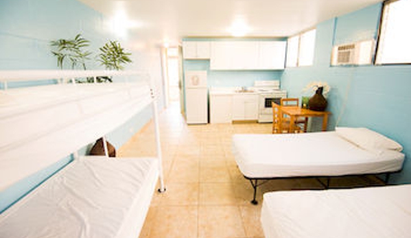 Waikiki Beachside Hostel - Honolulu, HI