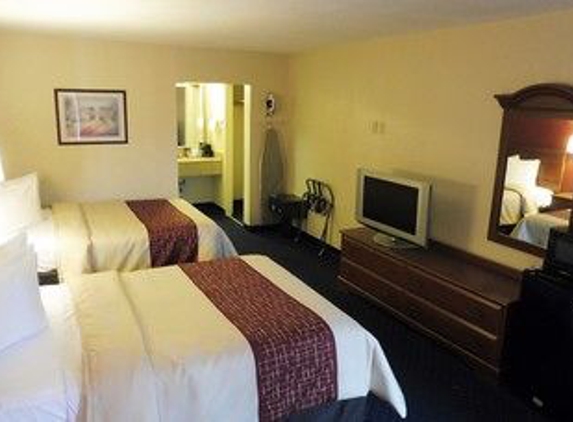 Red Roof Inn - Fredericksburg, VA