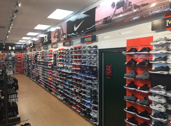 Hibbett Sports - Columbia, MS