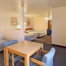 Super 8 by Wyndham Bloomfield - Hotels