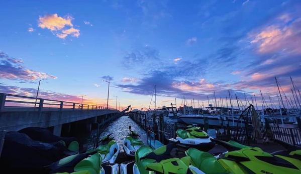 Mad Beach Boat Rentals - Saint Petersburg, FL