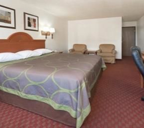 Super 8 by Wyndham Colorado Springs/Afa Area - Colorado Springs, CO