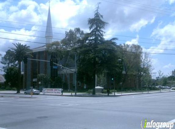 La Iglesia En El Camino - Van Nuys, CA