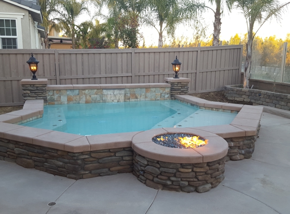 Paradise Pools - Temecula, CA. 12 x 14 Spa/Pool