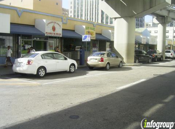 Sparky's Roadside Barbecue - Miami, FL