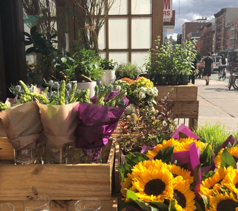 Sunny's Florist - New York, NY