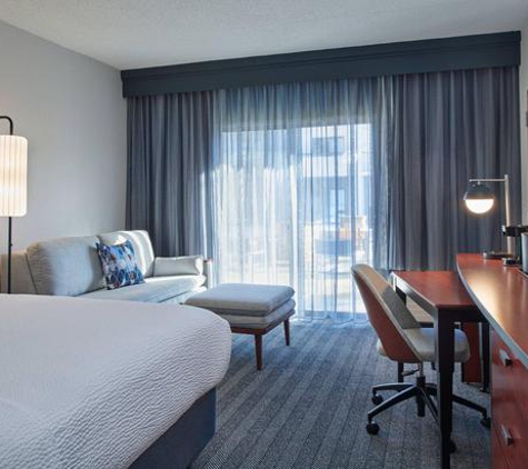 Courtyard by Marriott - Lincolnshire, IL