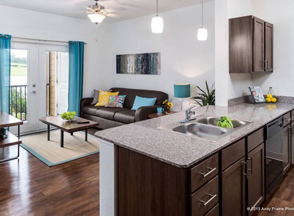 Eagle Landing Apartments - Daytona Beach, FL