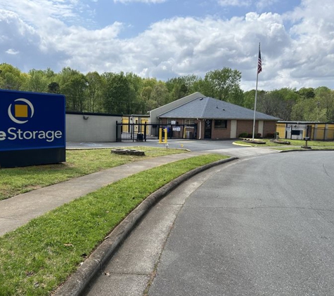 Extra Space Storage - Charlotte, NC