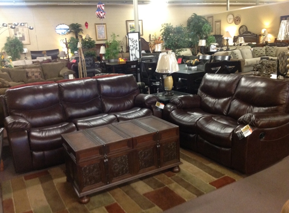 Ultimate Furniture & Accessories - Oakdale, CA