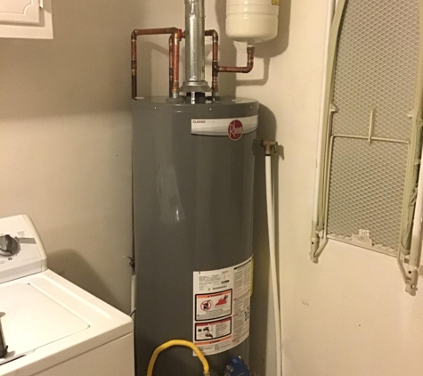 D & S Plumbing. Water Heater Installation