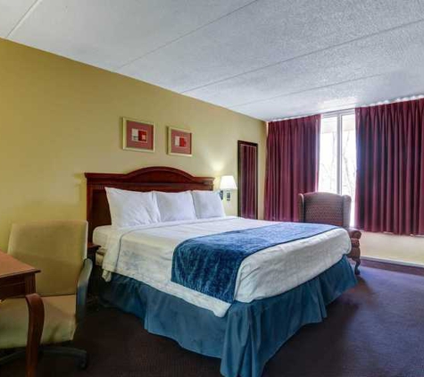 Econo Lodge - Morgantown, WV