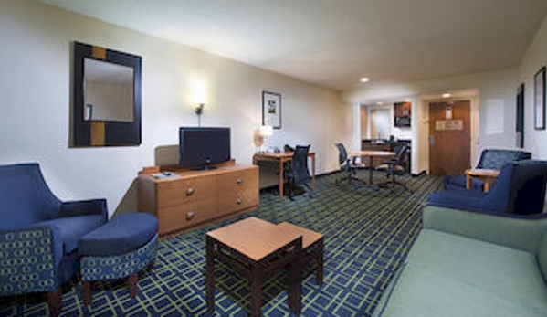 Fairfield Inn & Suites - North Charleston, SC