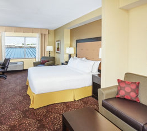 Holiday Inn Express & Suites Sandusky - Sandusky, OH