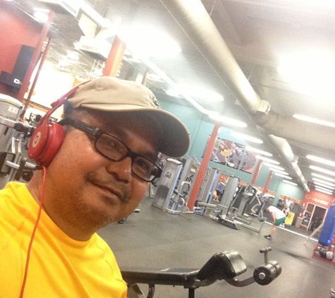 Gold's Gym Corpus Christi South Staples - Corpus Christi, TX