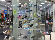 Rosedale mall hot sale shoe stores