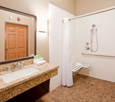 Holiday Inn Express & Suites St. Joseph - Saint Joseph, MO