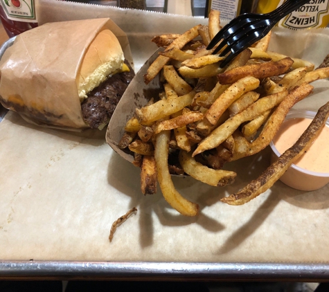 Burger 21 - Arlington, VA