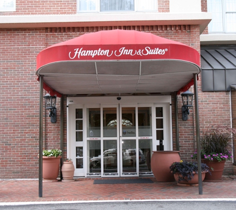 Hampton Inn & Suites Stamford - Stamford, CT