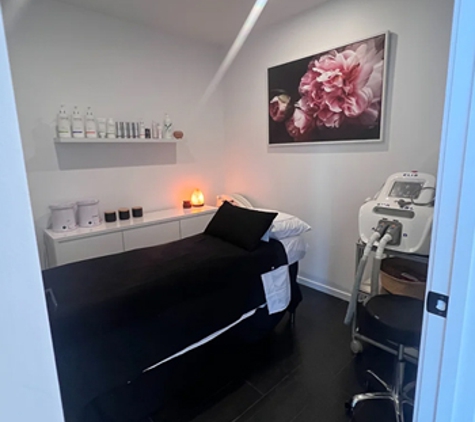 Virginia's Beauty & Care - Kingston, TAS