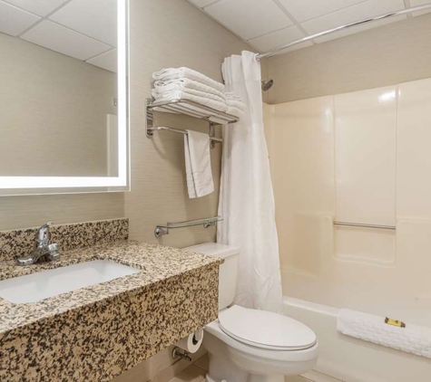 Best Western Plus Steeplegate Inn - Davenport, IA